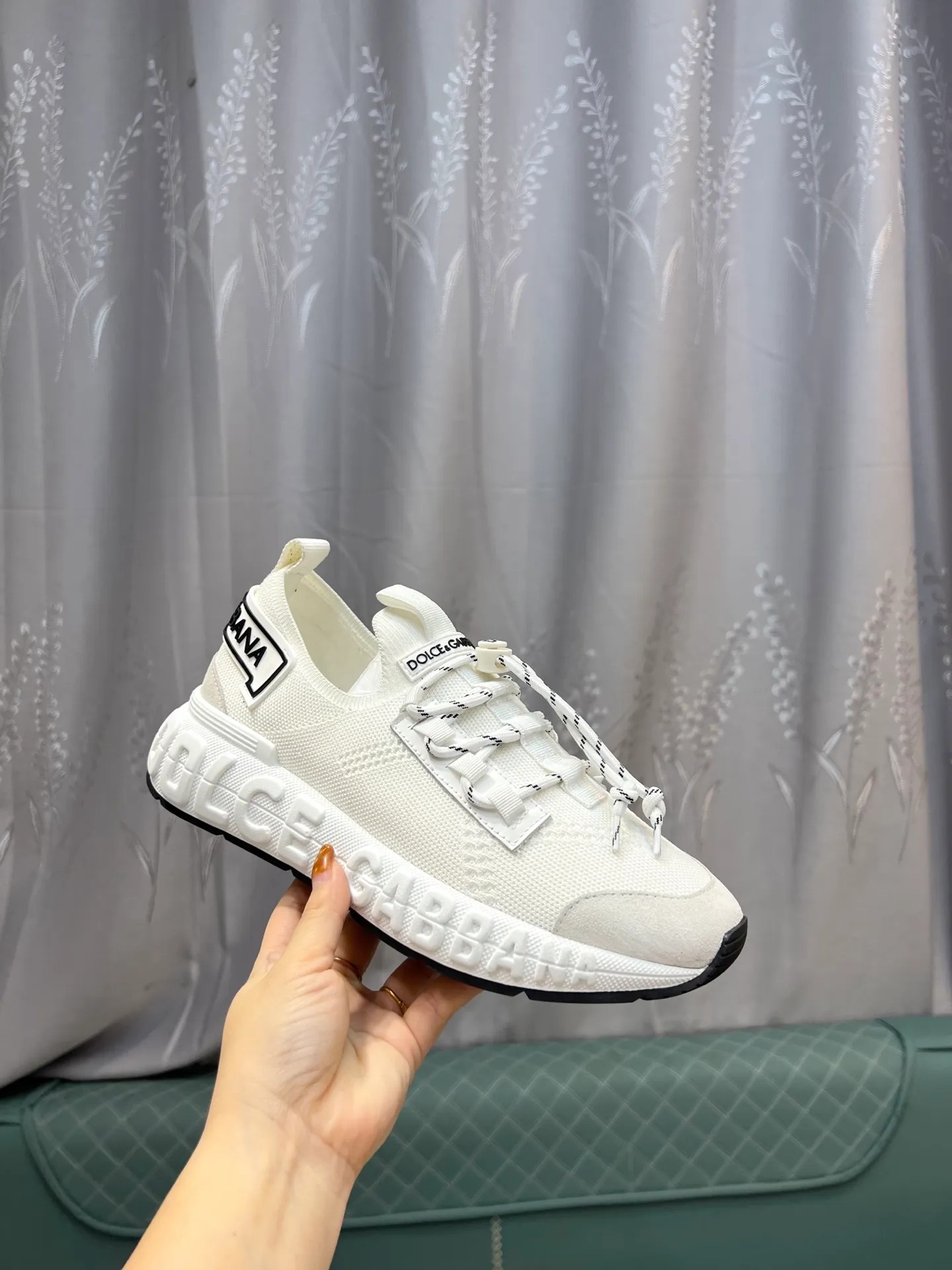 Men's Men's Shoes💰480 Dolce&Gabbana D&G's latest fly woven shoes, casual sneakers, original purchase, development and production. DG's latest popular casual shoes, the tongue has the brand's iconic details, fashionable and versatile, and can add luster to various looks. Create an exquisite design with unique dynamic vitality and modern atmosphere, showing a modern and elegant style. Exquisite packaging at the delivery counter🛍📦 ▪️Fabric: Original customized fly woven fabric, lining: Original customized breathable lining, Size: Men's 38-44 (45 46 customized)